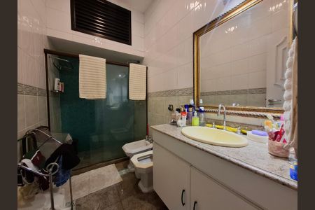 Casa à venda com 650m², 5 quartos e 3 vagasBanheiro 2