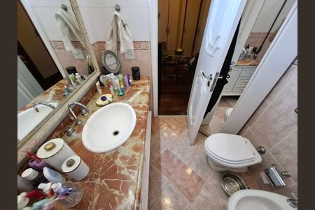 Casa à venda com 650m², 5 quartos e 3 vagasBanheiro da suíte 1