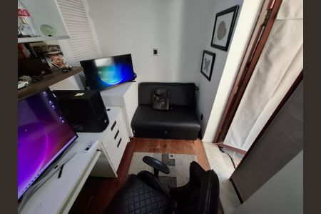 Casa à venda com 650m², 5 quartos e 3 vagas Casa à venda com 650m², 5 quartos e 3 vagasEscritório