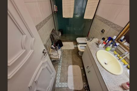 Casa à venda com 650m², 5 quartos e 3 vagas Casa à venda com 650m², 5 quartos e 3 vagasBanheiro 2