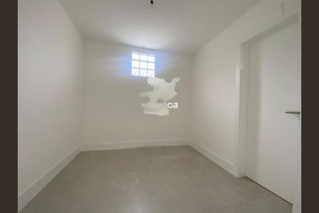 Casa à venda com 5 quartos, 440m² em Vargem Grande, Rio de Janeiro