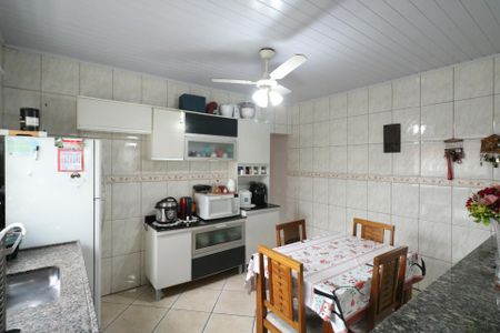 Casa à venda com 400m², 3 quartos e 2 vagas Casa à venda com 400m², 3 quartos e 2 vagasCozinha