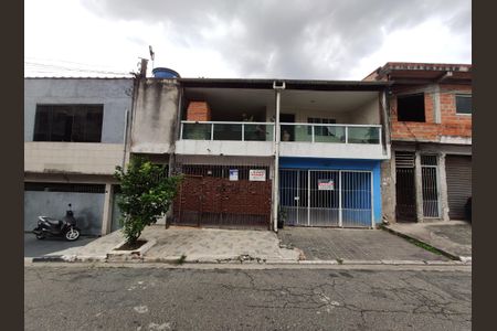 Casa à venda com 400m², 3 quartos e 2 vagas Casa à venda com 400m², 3 quartos e 2 vagasFachada
