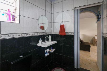 Casa à venda com 400m², 3 quartos e 2 vagas Casa à venda com 400m², 3 quartos e 2 vagasBanheiro