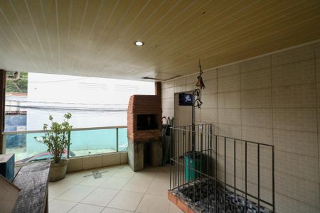 Casa à venda com 400m², 3 quartos e 2 vagas Casa à venda com 400m², 3 quartos e 2 vagasVaranda