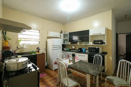 Casa à venda com 400m², 3 quartos e 2 vagas Casa à venda com 400m², 3 quartos e 2 vagasCasa 02