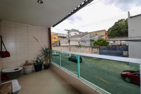 Casa à venda com 400m², 3 quartos e 2 vagas Casa à venda com 400m², 3 quartos e 2 vagasVaranda