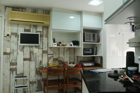 Apartamento à venda com 172m², 2 quartos e 3 vagasCozinha