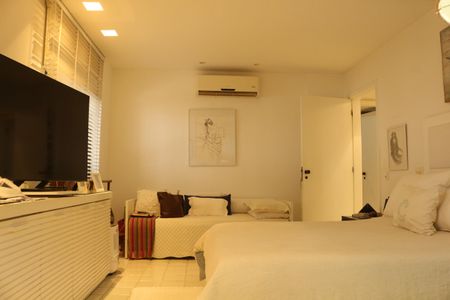 Apartamento à venda com 172m², 2 quartos e 3 vagasSuíte 1