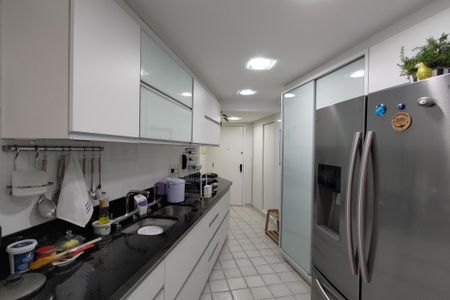 Apartamento à venda com 172m², 2 quartos e 3 vagasCozinha