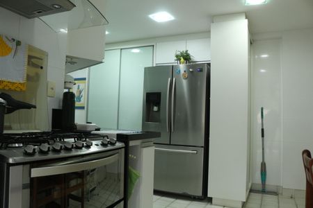 Apartamento à venda com 172m², 2 quartos e 3 vagasCozinha