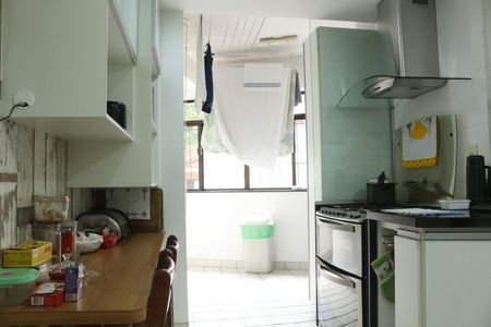 Apartamento à venda com 172m², 2 quartos e 3 vagasCozinha