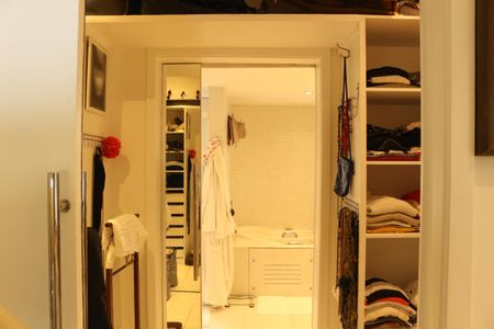 Apartamento à venda com 172m², 2 quartos e 3 vagasSuíte 1