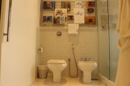 Apartamento à venda com 172m², 2 quartos e 3 vagasBanheiro Suíte 1