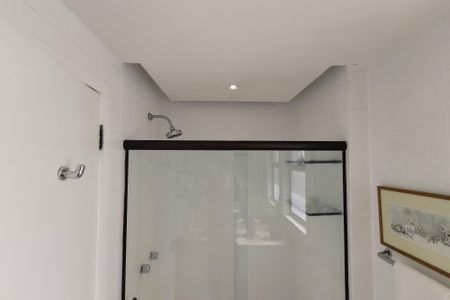 Apartamento à venda com 172m², 2 quartos e 3 vagasBanheiro Suíte 2