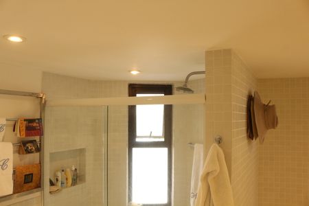 Apartamento à venda com 172m², 2 quartos e 3 vagasBanheiro Suíte 1