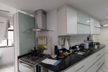 Apartamento à venda com 172m², 2 quartos e 3 vagasCozinha