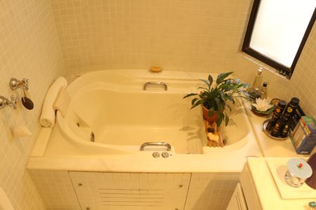 Apartamento à venda com 172m², 2 quartos e 3 vagasBanheiro Suíte 1