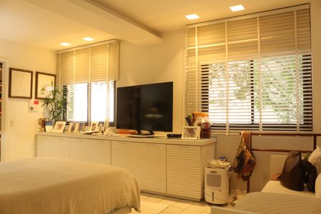 Apartamento à venda com 172m², 2 quartos e 3 vagasSuíte 1