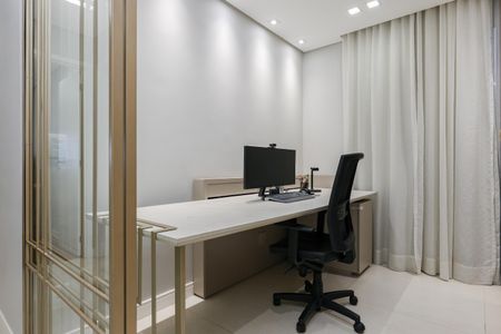 Apartamento à venda com 133m², 4 quartos e 2 vagasEscritório