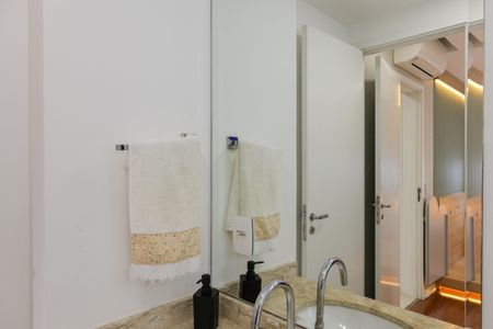 Apartamento à venda com 133m², 4 quartos e 2 vagasBanheiro da Suíte 1