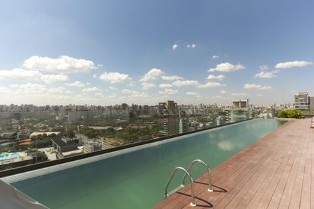 Studio para alugar com 27m², 1 quarto e sem vaga Studio para alugar com 27m², 1 quarto e sem vagaÁrea comum - Piscina