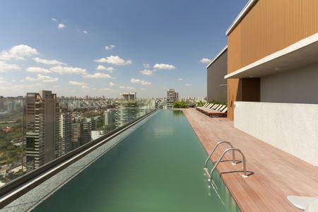 Studio para alugar com 27m², 1 quarto e sem vaga Studio para alugar com 27m², 1 quarto e sem vagaÁrea comum - Piscina