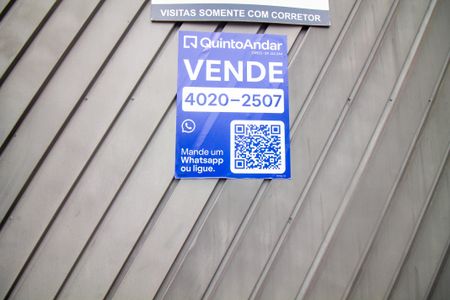 Casa à venda com 260m², 2 quartos e 4 vagas Casa à venda com 260m², 2 quartos e 4 vagasPlaquinha Instalada RYKG - 75