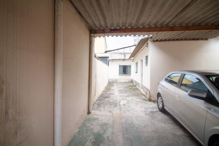 Casa à venda com 260m², 2 quartos e 4 vagas Casa à venda com 260m², 2 quartos e 4 vagasGaragem / Fachada - Casa 1