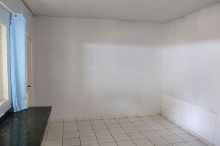 Sala de kitnet/studio para alugar com 1 quarto, 30m² em Setor Leste Universitário, Goiânia