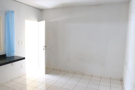 Sala de kitnet/studio para alugar com 1 quarto, 30m² em Setor Leste Universitário, Goiânia