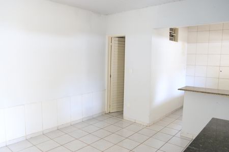 Sala de kitnet/studio para alugar com 1 quarto, 30m² em Setor Leste Universitário, Goiânia