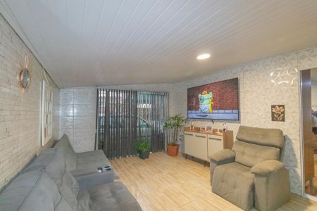 Casa à venda com 3 quartos, 200m² em Guajuviras, Canoas