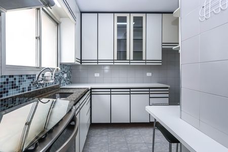 Apartamento para alugar com 67m², 2 quartos e 1 vaga Apartamento para alugar com 67m², 2 quartos e 1 vagaCozinha