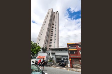 Apartamento para alugar com 67m², 2 quartos e 1 vaga Apartamento para alugar com 67m², 2 quartos e 1 vagaFachada