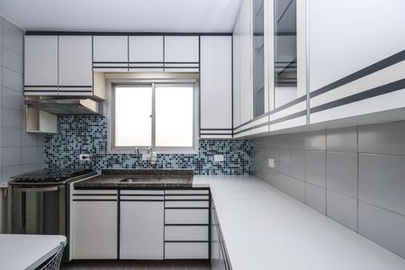 Apartamento para alugar com 67m², 2 quartos e 1 vaga Apartamento para alugar com 67m², 2 quartos e 1 vagaCozinha