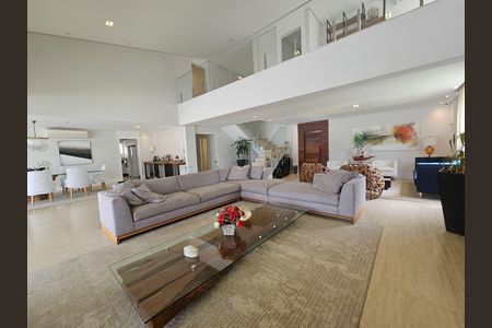Casa para alugar com 442m², 4 quartos e 1 vaga