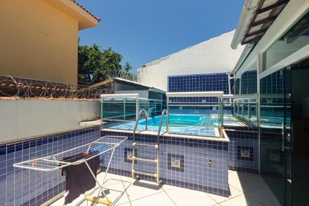 Casa para alugar com 200m², 3 quartos e 2 vagas Casa para alugar com 200m², 3 quartos e 2 vagasTerraço