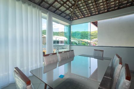 Casa para alugar com 200m², 3 quartos e 2 vagas Casa para alugar com 200m², 3 quartos e 2 vagasTerraço