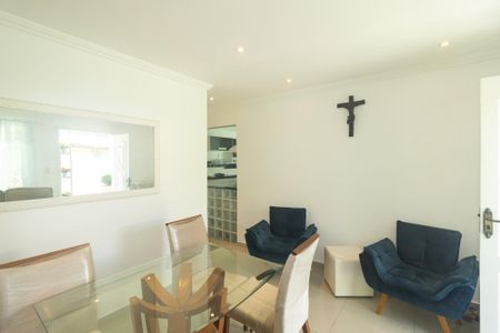 Casa para alugar com 200m², 3 quartos e 2 vagas Casa para alugar com 200m², 3 quartos e 2 vagasSala