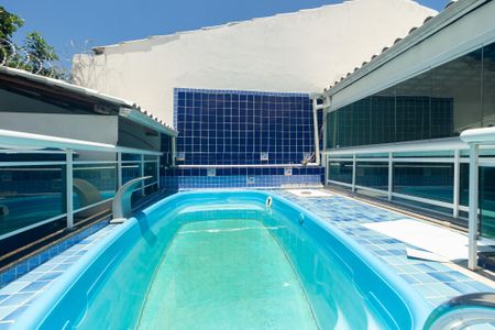 Casa para alugar com 200m², 3 quartos e 2 vagas Casa para alugar com 200m², 3 quartos e 2 vagasPiscina