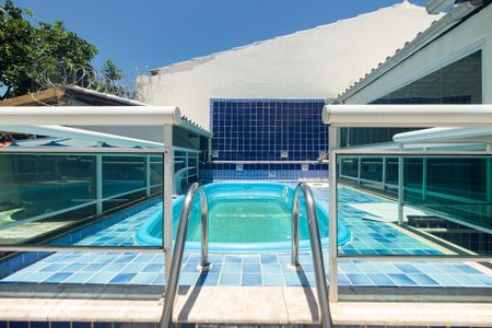 Casa para alugar com 200m², 3 quartos e 2 vagas Casa para alugar com 200m², 3 quartos e 2 vagasPiscina