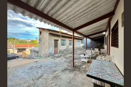 Casa à venda com 180m², 4 quartos e sem vagaCasa dos fundos