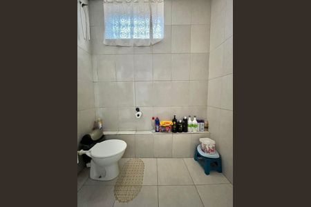Casa à venda com 180m², 4 quartos e sem vagaBanheiro