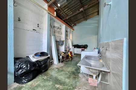 Casa à venda com 180m², 4 quartos e sem vagaÁrea de Serviço