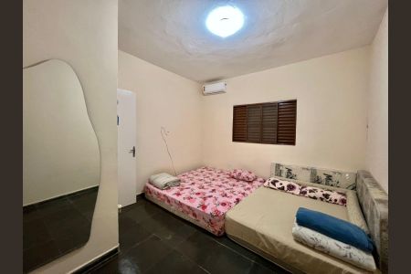 Casa à venda com 180m², 4 quartos e sem vaga Quarto 1