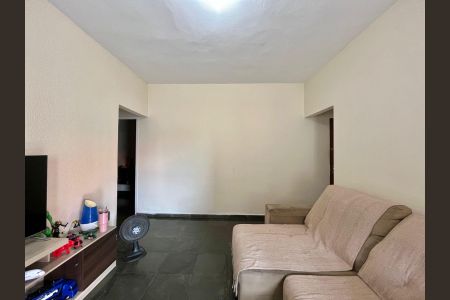 Casa à venda com 180m², 4 quartos e sem vagaSala