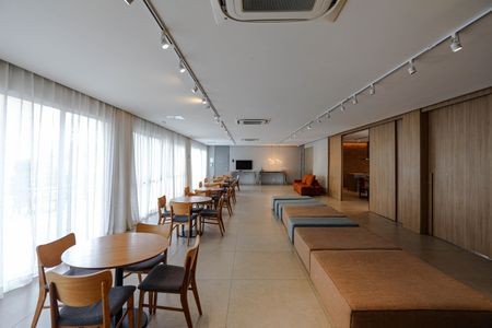 Apartamento para alugar com 74m², 3 quartos e 2 vagas Apartamento para alugar com 74m², 3 quartos e 2 vagasÁrea Comum