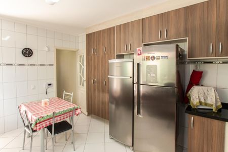 Casa à venda com 230m², 3 quartos e 6 vagas Casa à venda com 230m², 3 quartos e 6 vagasCozinha