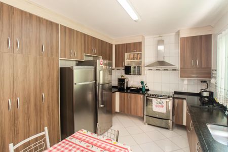 Casa à venda com 230m², 3 quartos e 6 vagas Casa à venda com 230m², 3 quartos e 6 vagasCozinha